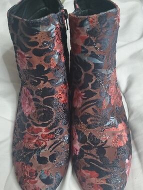 Floral Pattern Ankle Booties in Multi-Color